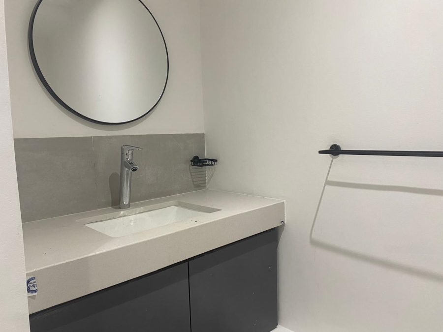 2 Bedroom Property for Sale in Claremont Western Cape